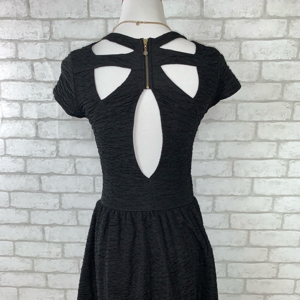 Sold 🛑ᑌᖇᗷᗩᑎ OᑌTᖴITTEᖇᔕ Kimchi Blue Dress